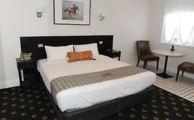 The Yarrawonga Hotel